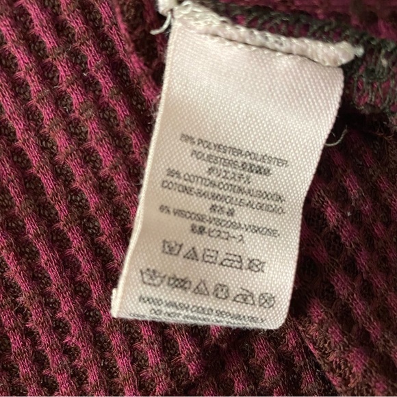 FP We the Free Oversized Maroon Thermal / Waffle Short Sleeve Raw Hem Top - Picture 8 of 9